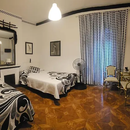 Hostal Loyola Madrid Exterior photo